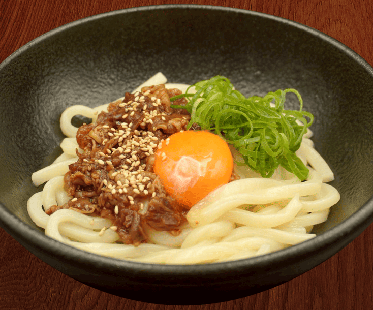 牛肉釜玉うどん 880円